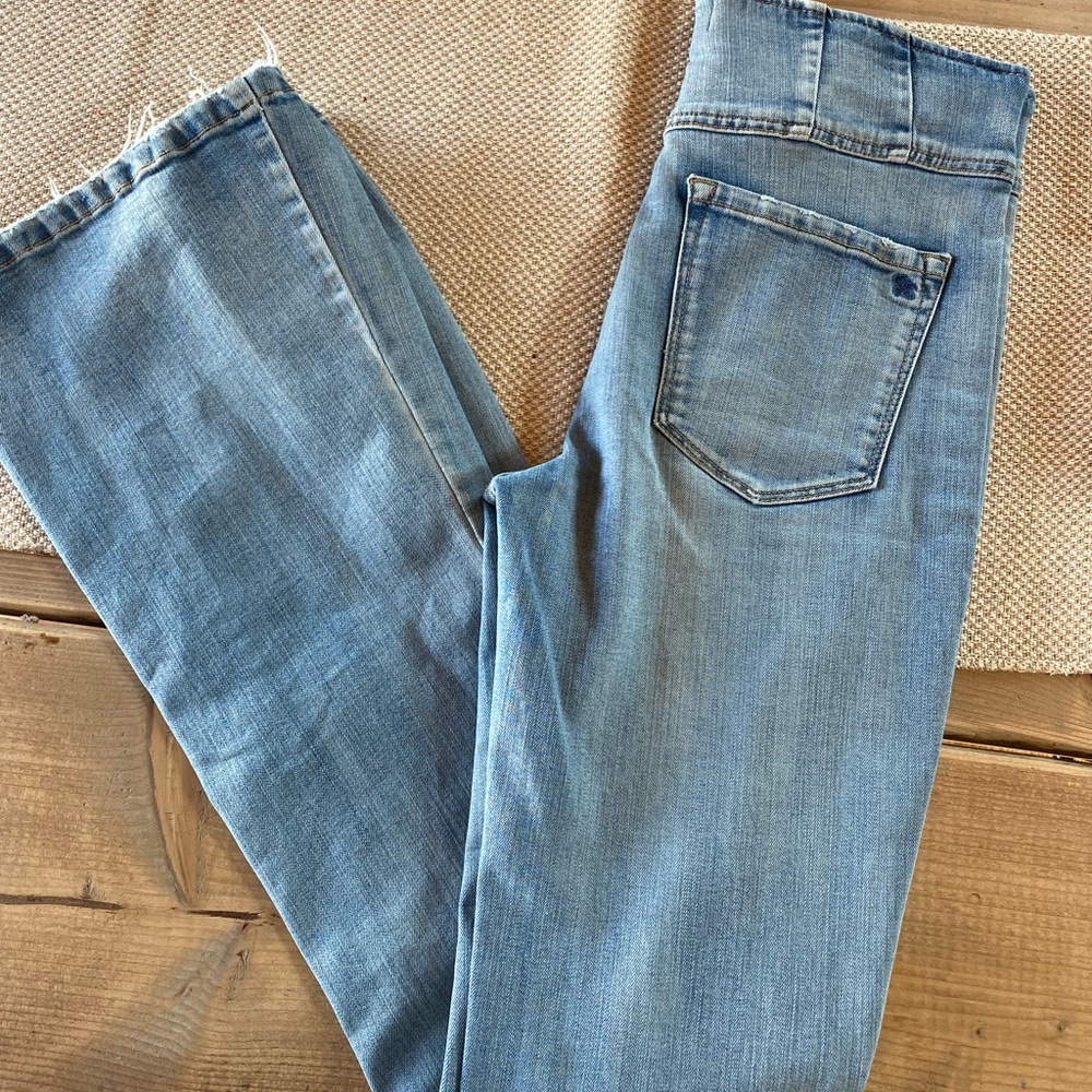 Jessica Simpson Pull on flare jeans